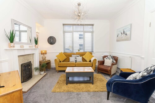 Ivydene - 3 bedroom house -Tenby
