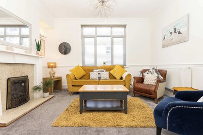 Ivydene - 3 bedroom house -Tenby