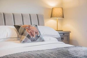 2 bedrooms, iron/ironing board, WiFi, bed sheets - Little Beck Cottage, Windermere (Windermere)