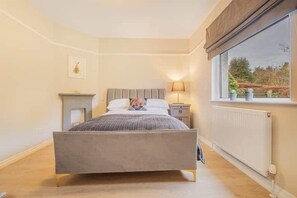 2 bedrooms, iron/ironing board, WiFi, bed sheets - Little Beck Cottage, Windermere (Windermere)