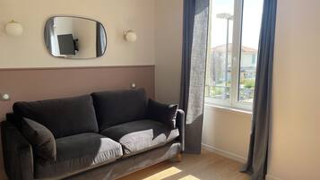 Quarto duplo júnior | Quartos à prova de som, Wi-Fi de cortesia, roupa de cama