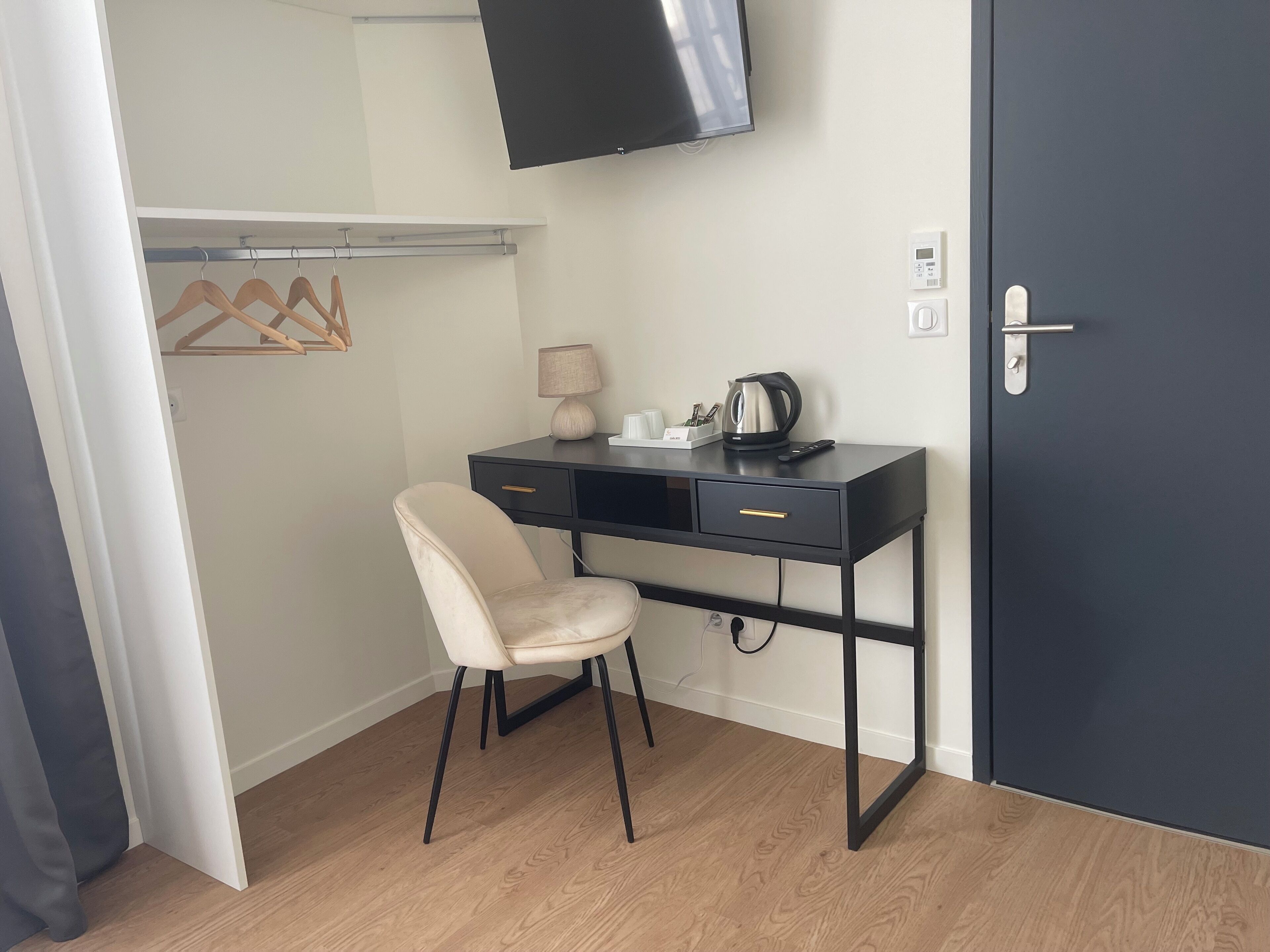 舒适双人房 | 隔音、免费 WiFi、床单、轮椅无障碍