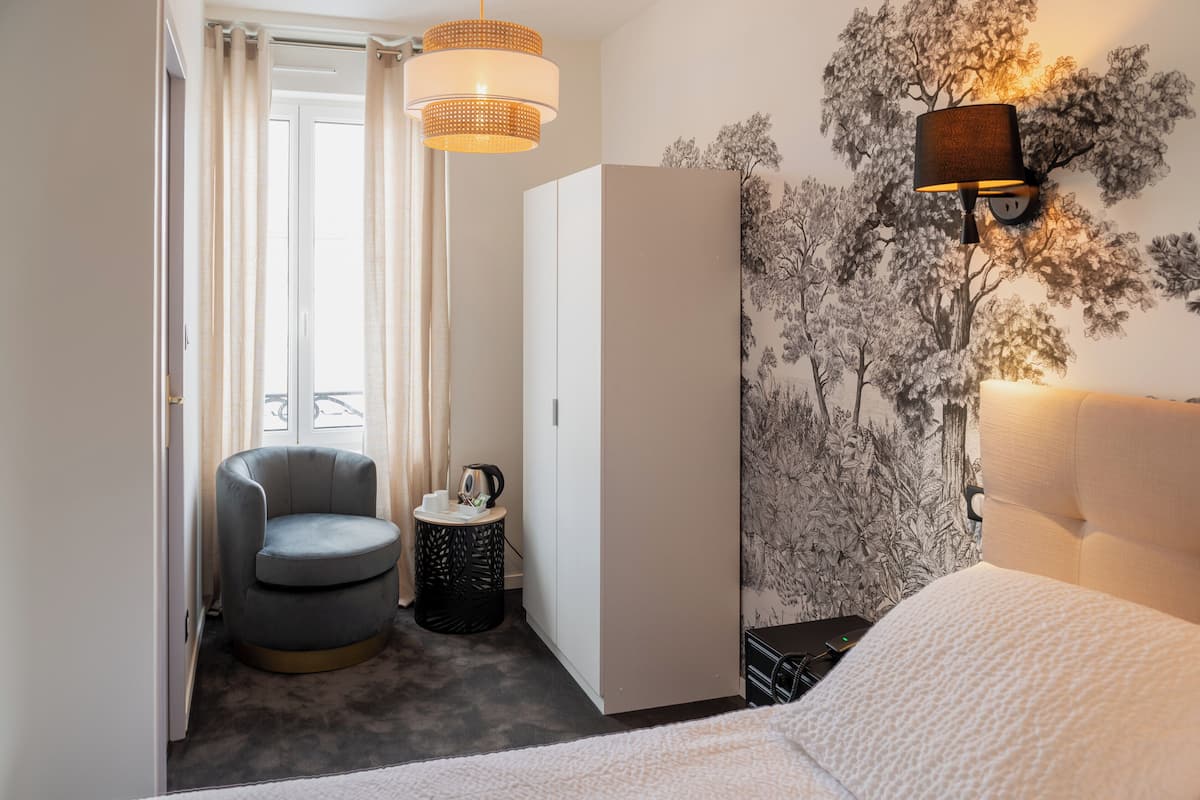 Soundproofing, free WiFi, bed sheets, wheelchair access