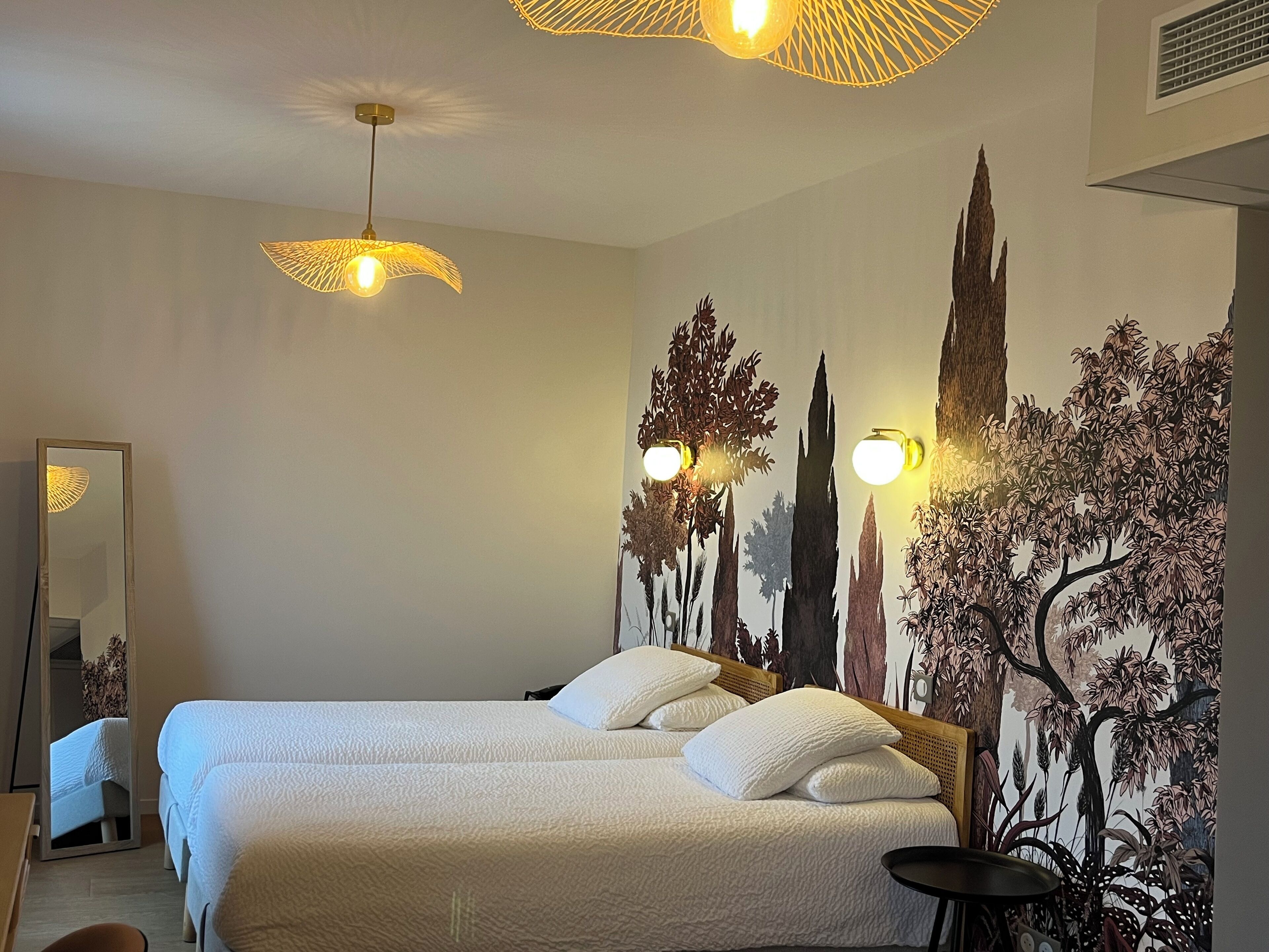 Soundproofing, free WiFi, bed sheets, wheelchair access