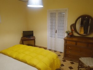 Iron/ironing board, WiFi, bed sheets - Arma di Taggia Fabulous sea view surrounded by greenery (Liguria)