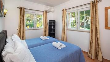 In-room safe, iron/ironing board, free WiFi