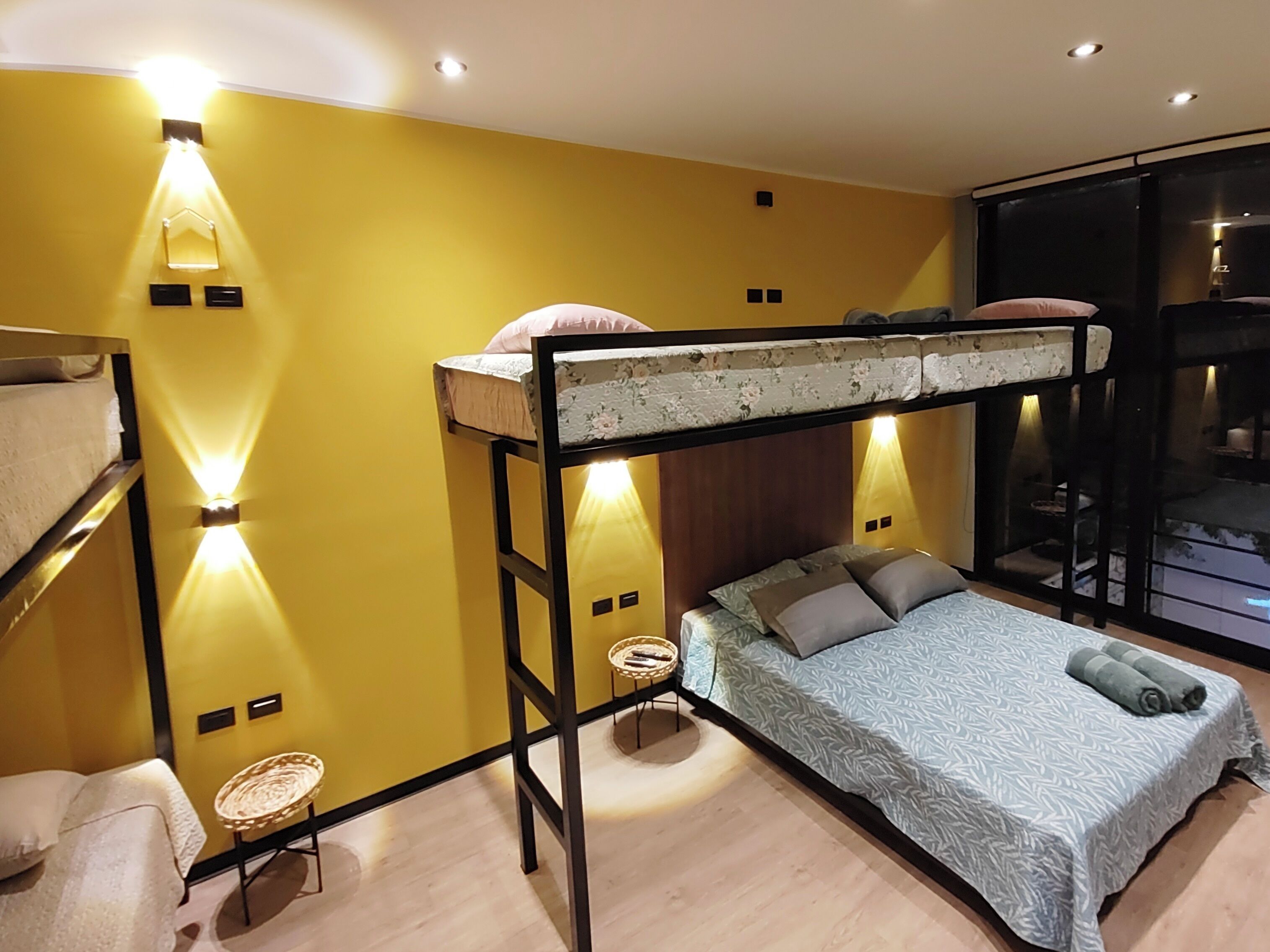 Casa superior | Ferros/tábuas de passar roupa, Wi-Fi de cortesia