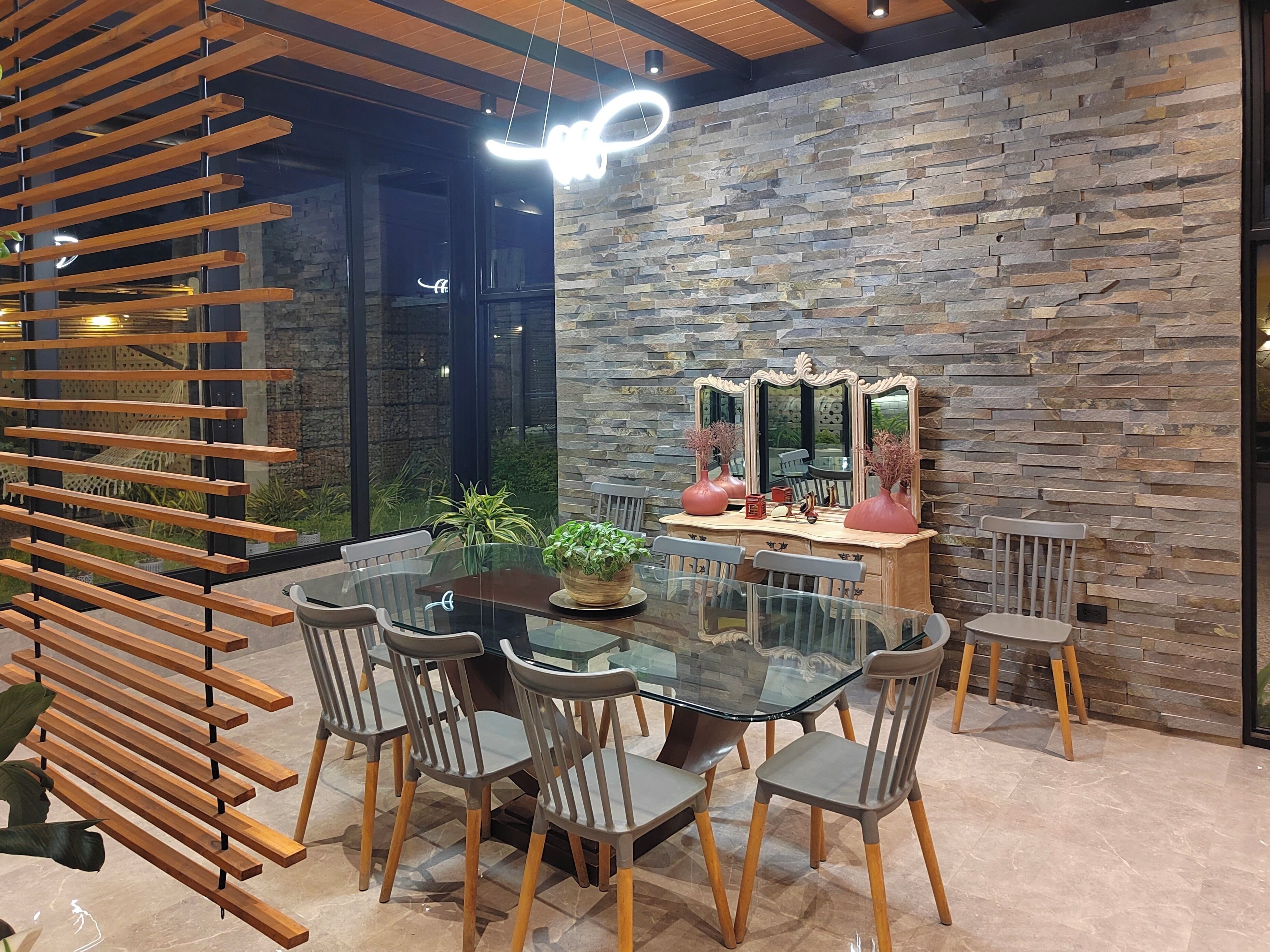 Superior House | Dining room