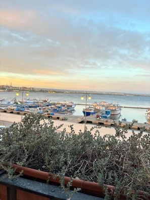 Comfort Loft, Balcony, Sea View | Marina - il Palazzino (Taranto)