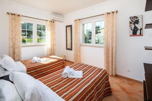 Vil·la, vistes al jardí | Caixa forta a l'habitació, cortines opaques i wifi gratuïta 