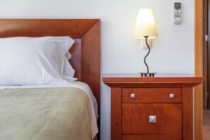 In-room safe, blackout drapes, free WiFi, bed sheets - Villa Ribeiro II (Albufeira)