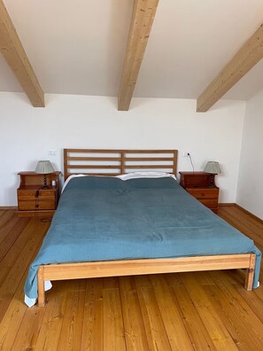 2 habitaciones, escritorio, wifi gratis y ropa de cama 