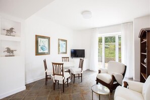Living area - Glicine- 03 bedroom apartment with private terrace (Massa Lubrense)