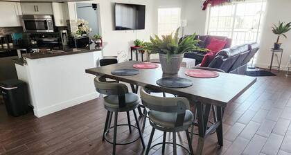 Cozy 2-bedroom condo style unit near strip/convention center