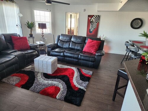 Cozy 2-bedroom condo style unit near strip/convention center