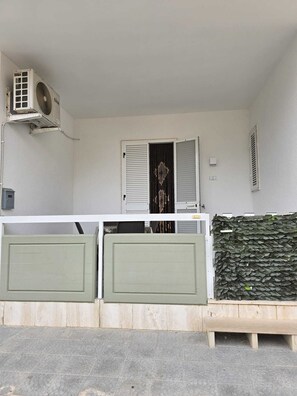 Property grounds - Two-room Seafront Apartment - Torre Canne (Fasano) (Torre Canne)