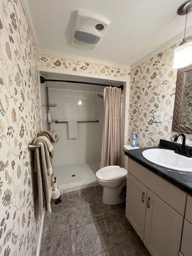 Northview Down Under - 2-bedroom apartment in historic Zelienople