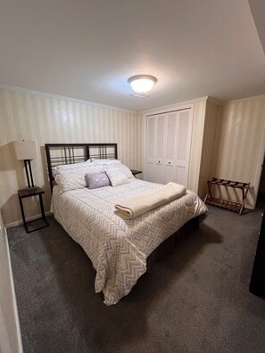 Iron/ironing board, internet, bed sheets