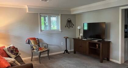 Northview Down Under - 2-bedroom apartment in historic Zelienople