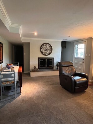 Interior - Northview Down Under - 2-bedroom apartment in historic Zelienople (Zelienople)