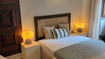 Klassieke studio, balkon | Een strijkplank/strijkijzer, gratis wifi