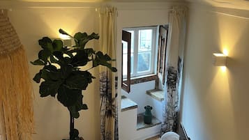 Klassieke studio, balkon | Interieur