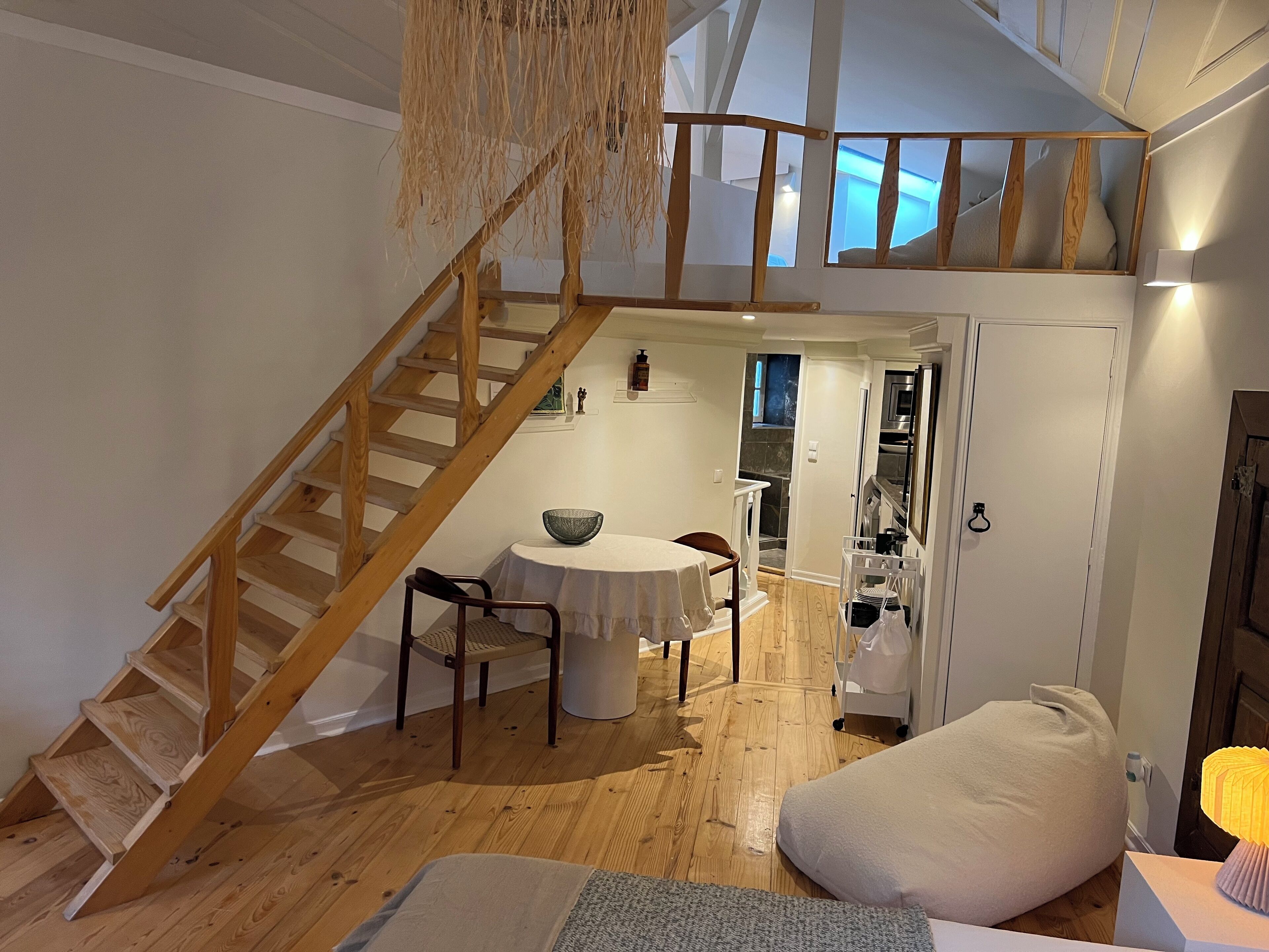 Klassieke studio, balkon | Interieur