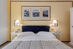 1 bedroom, iron/ironing board, WiFi, bed sheets - Romantic Ponte Vecchio – Experience Florence from the Heart of the Historic Center (Firenze)