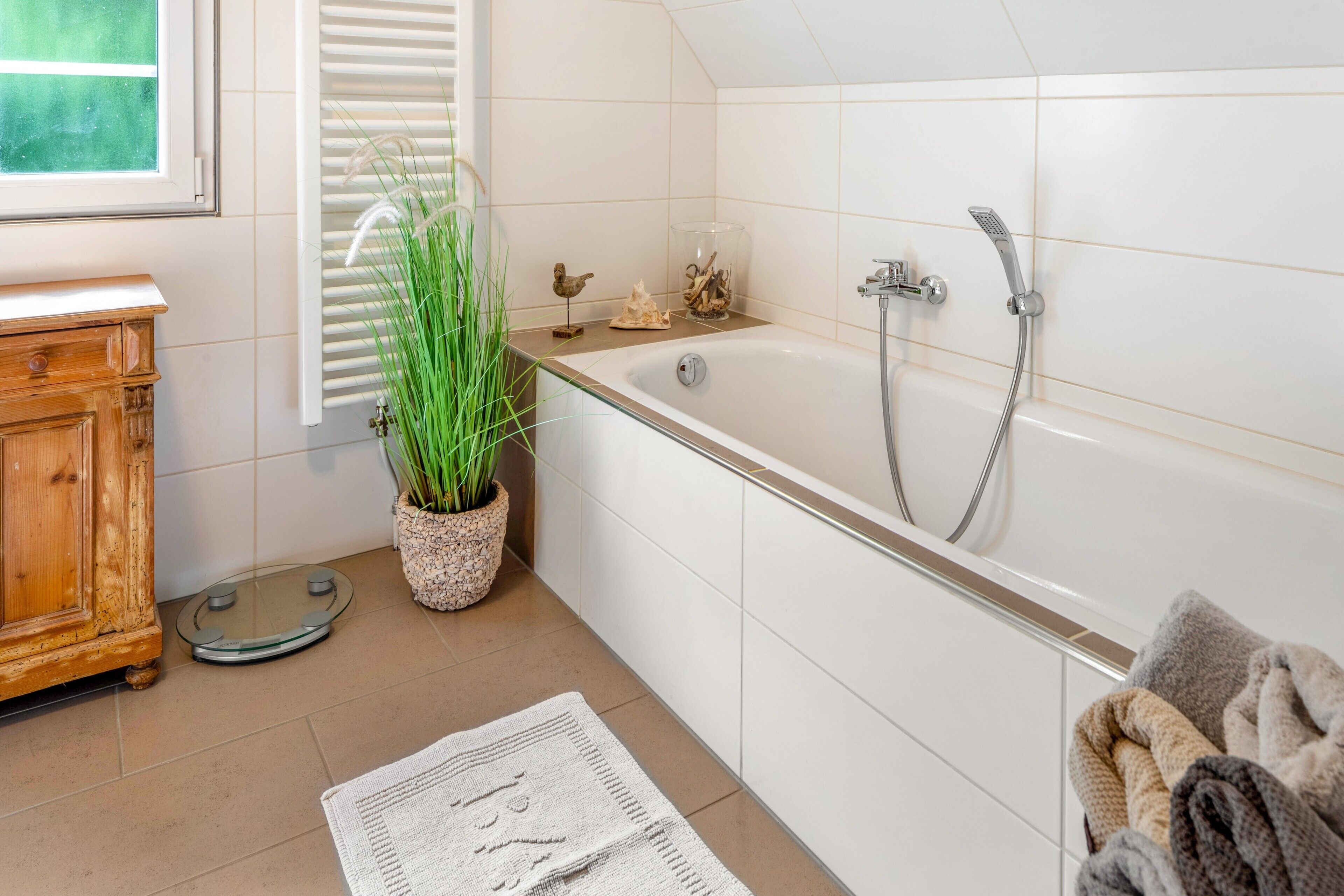 Dusche, Haartrockner, Handtücher