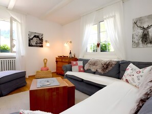 Televisie en een open haard