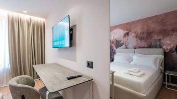 Skrivebord og wi-fi (inkludert)