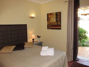 In-room safe, iron/ironing board, free cots/infant beds, free WiFi - Villa Tenazinha III (Albufeira)