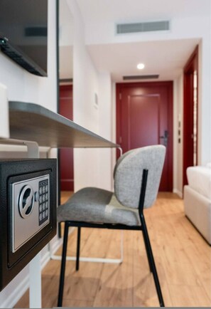 Interior - Ermes Deluxe Triple Room (Durrës)