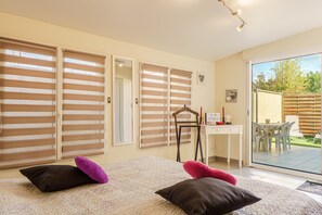 WiFi, bed sheets - Cottage with Private Spa and Pool (Pont-de-l'Isère)
