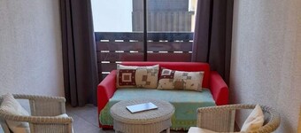 T2 FOR RENT BY THE SEA