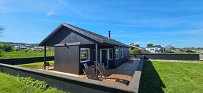 Exterior - Renovated beach house with unique location (Bjert)