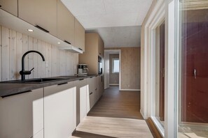 Fridge, microwave, oven, stovetop - Renovated beach house with unique location (Bjert)