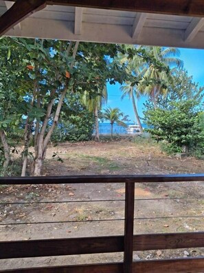 Property grounds - Beach bungalow: Thazard (Le Carbet)