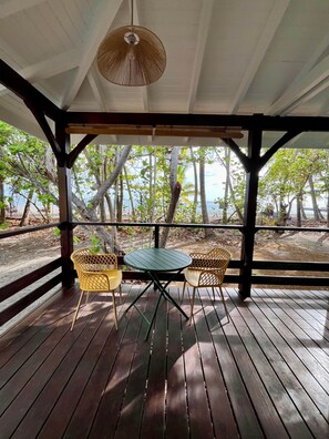 Outdoor dining - Beach bungalow: Barracuda (Le Carbet)