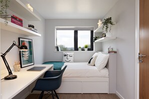 Blackout drapes, free WiFi