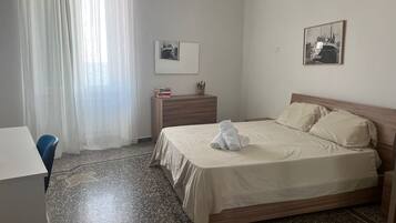 Bügeleisen/Bügelbrett, WLAN, Bettwäsche