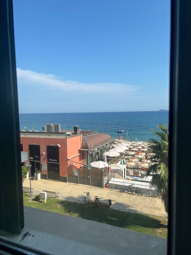 Apartment 'Mary' with Balcony, Wi-Fi and Air Conditioning