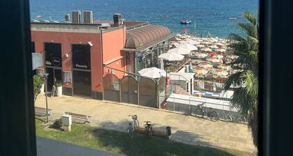 Apartment 'Mary' with Balcony, Wi-Fi and Air Conditioning
