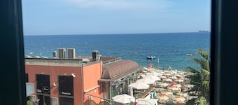 Apartment 'Mary' with Balcony, Wi-Fi and Air Conditioning