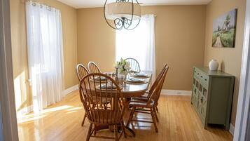 Apartment, Garden View | Dining