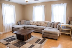 Apartment, Garden View | Living area - Ann Inn - Downtown New Milford Apartment (New Milford)