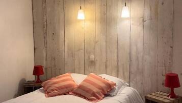 Bureau, espace de travail pour ordinateur portable, Wi-Fi gratuit