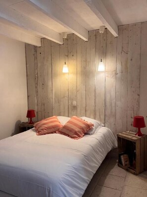 Desk, laptop workspace, free WiFi - Motel - Usine à Gaz (Bourgueil)