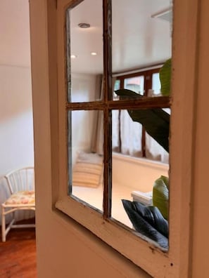 Quarto casal, vista para o jardim | Parte interna