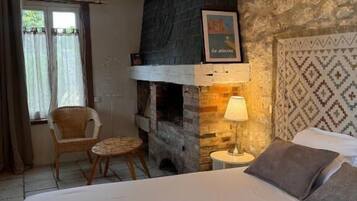 Bureau, espace de travail pour ordinateur portable, Wi-Fi gratuit